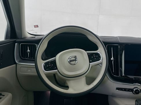 Used 2023 Volvo XC60 B5 Core AWD/4WD image 18