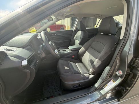 Used 2019 Nissan Altima 2.5 S AWD/4WD image 9