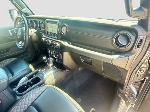 Used 2021 Jeep Wrangler Unlimited Sahara AWD/4WD image 34