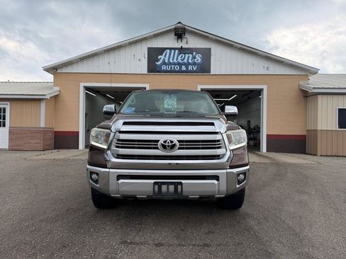 Used 2015 Toyota Tundra 4x4 CrewMax image 3
