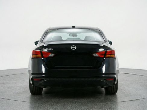 Used 2025 Nissan Altima 2.5 SV image 7