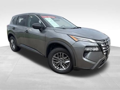 Used 2024 Nissan Rogue S AWD/4WD image 2