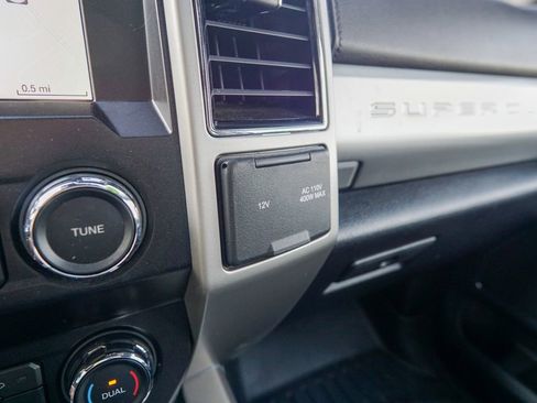Used 2020 Ford F250 Lariat w/ Lariat Ultimate Package AWD/4WD image 35