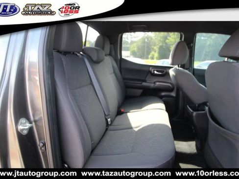 Used 2017 Toyota Tacoma TRD Sport w/ Tow Package RWD image 12