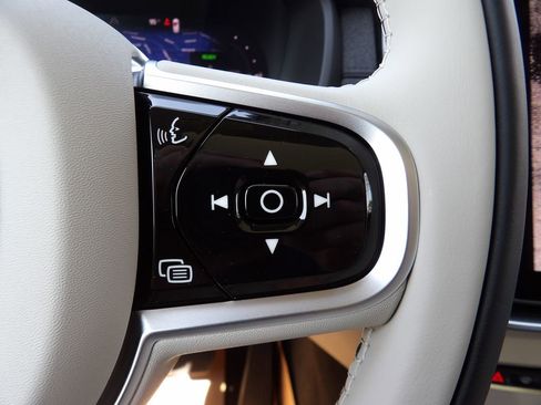 New 2026 Volvo XC90 T8 Ultra w/ Protection Package Premier AWD/4WD image 17