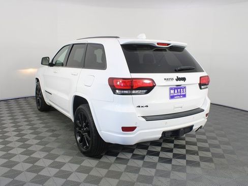 Used 2021 Jeep Grand Cherokee Laredo X image 22