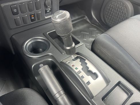 Used 2008 Toyota FJ Cruiser 2WD image 18