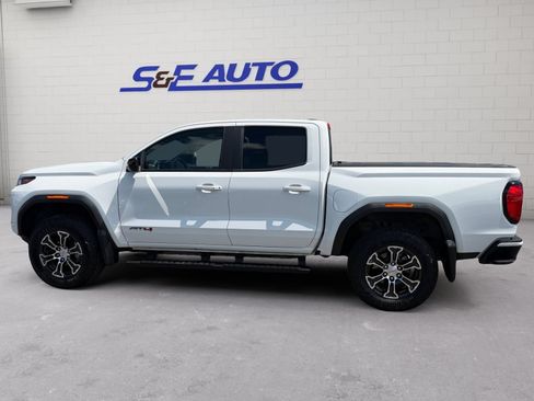 Used 2024 GMC Canyon AT4 AWD/4WD image 2