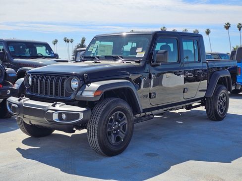 New 2026 Jeep Gladiator Sport AWD/4WD image 3