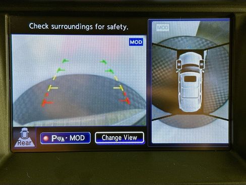 Used 2017 INFINITI QX80 2WD w/ Driver Assistance Package image 22