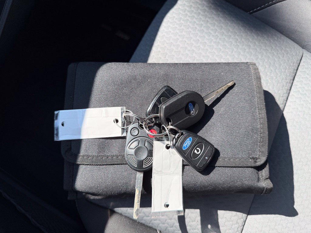 Used 2017 Ford Escape SE w/ Equipment Group 201A FWD image 35