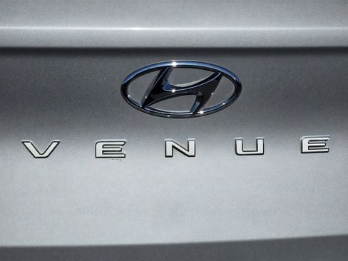 Used 2021 Hyundai Venue SE image 24