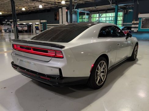 Used 2024 Dodge Charger Daytona Scat Pack w/ Plus Group AWD/4WD image 8