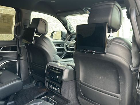 Used 2022 Jeep Wagoneer Series III w/ Convenience Group I AWD/4WD image 23