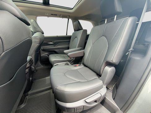 Used 2026 Toyota Grand Highlander AWD image 28