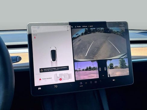 Used 2022 Tesla Model Y Long Range AWD/4WD image 27