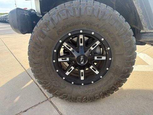 Used 2019 Jeep Wrangler Unlimited Sport S AWD/4WD image 9