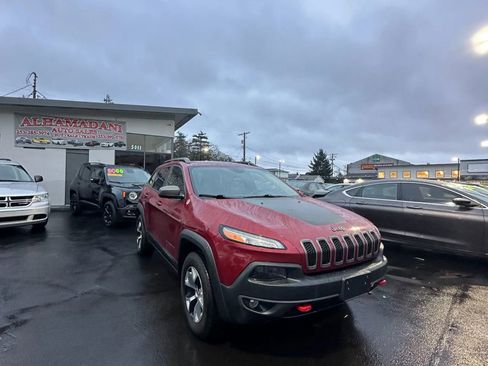 Used 2016 Jeep Cherokee Trailhawk w/ Leather Interior Group image 3