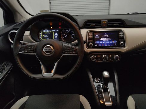 Used 2021 Nissan Versa SV image 22