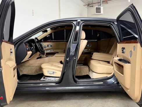 Used 2011 Rolls-Royce Ghost RWD image 30