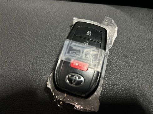 Used 2024 Toyota bZ4X XLE w/ Weather Package image 33