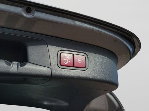 Certified 2026 Mercedes-Benz GLA 250 image 9