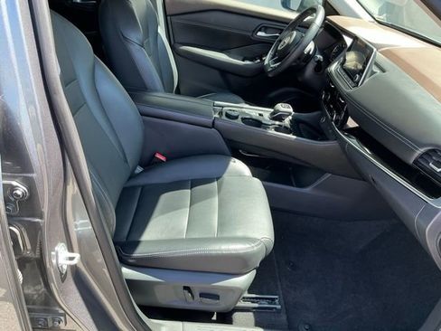 Used 2023 Nissan Rogue SL image 18