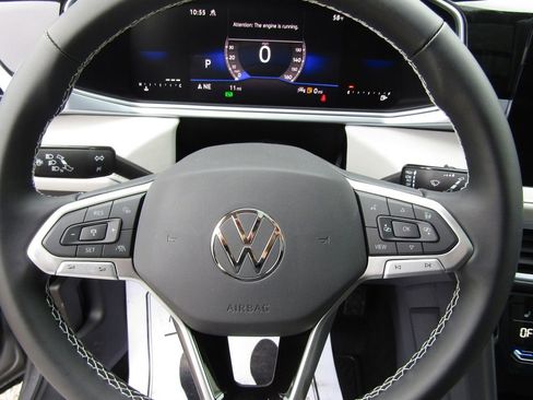 New 2026 Volkswagen Taos SE AWD/4WD image 11