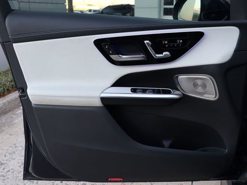 Used 2024 Mercedes-Benz GLC 300 4MATIC w/ AMG Line image 43