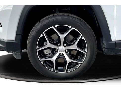 Certified 2024 Jeep Compass Limited image 10