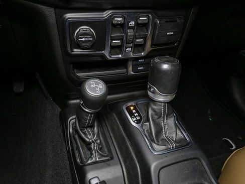 Used 2022 Jeep Wrangler Unlimited Sahara w/ Cold Weather Group image 28