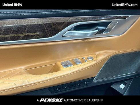 Used 2022 BMW 750i xDrive w/ Luxury Rear Seating Package AWD/4WD image 10
