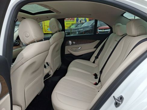 Used 2020 Mercedes-Benz E 350 4MATIC Sedan image 10