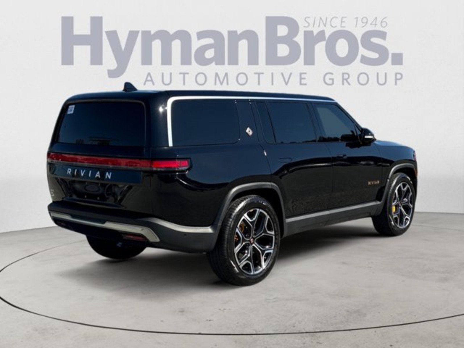 Used 2022 Rivian R1S Launch Edition Quad AWD/4WD image 3