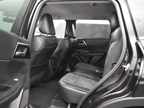 Used 2024 Mitsubishi Outlander Ralliart AWD/4WD image 15