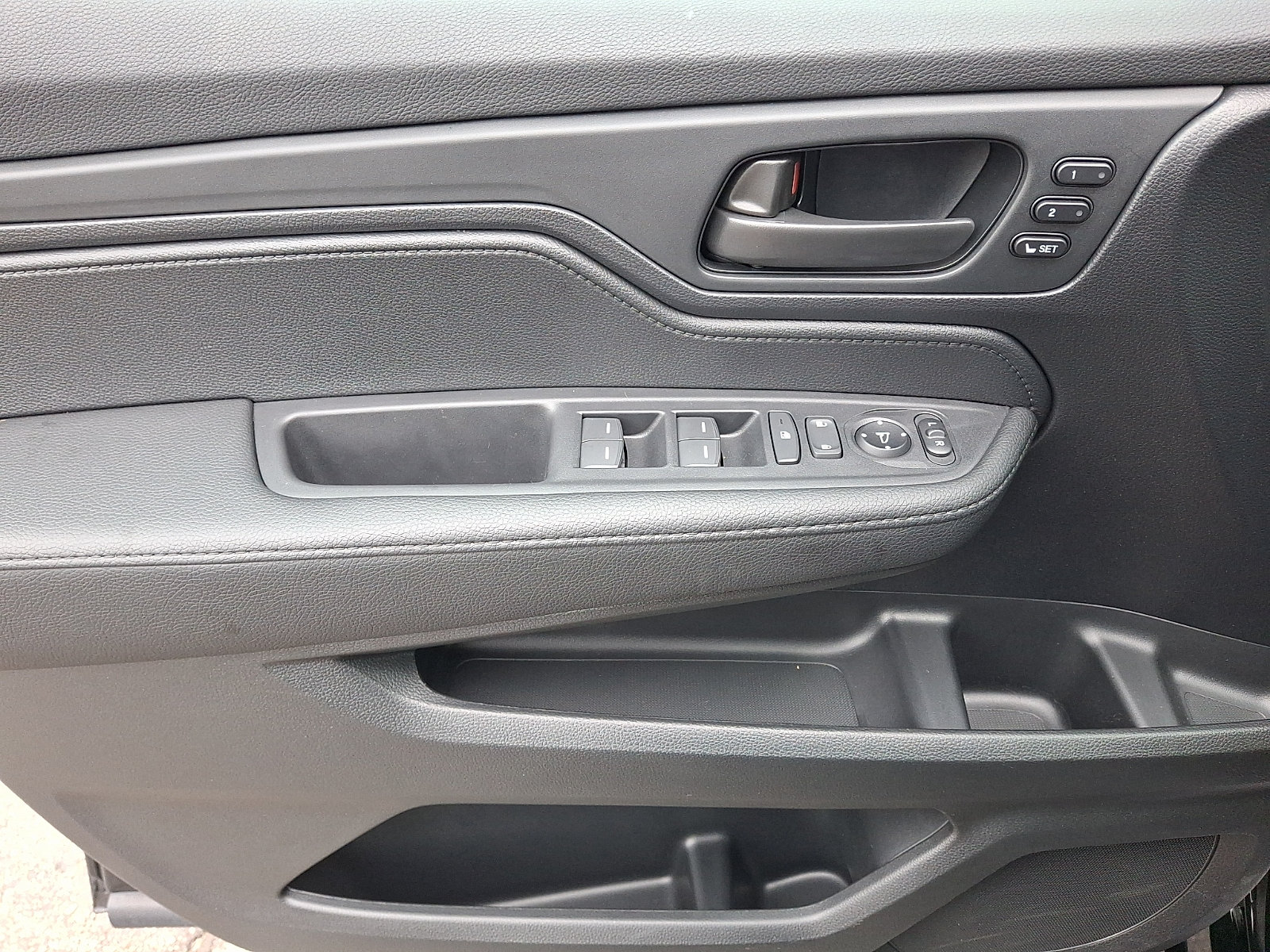 Used 2026 Honda Odyssey Sport-L image 11