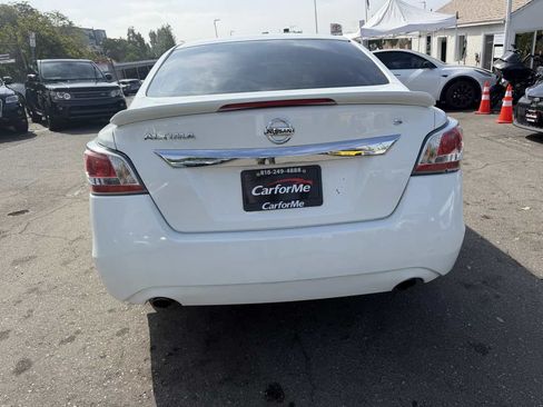 Used 2015 Nissan Altima 2.5 S w/ Sport Value Package FWD image 5