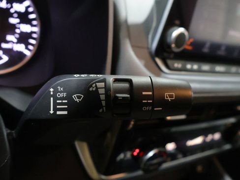 Used 2023 Nissan Rogue SV w/ SV Premium Package AWD/4WD image 38