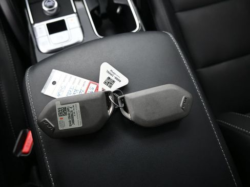 Used 2025 Kia Telluride S FWD image 23