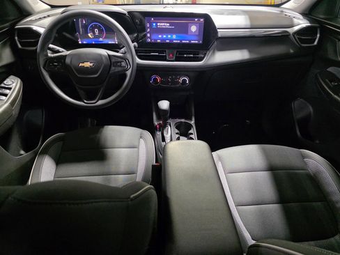 Used 2025 Chevrolet TrailBlazer LS FWD image 18