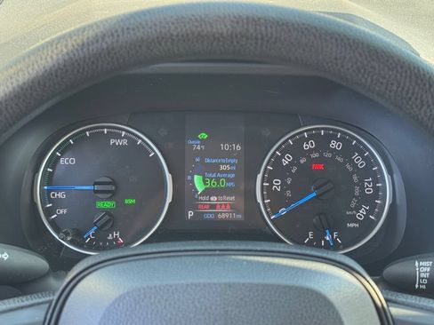 Used 2021 Toyota RAV4 XLE AWD/4WD image 14