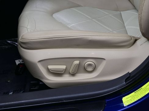 Used 2018 Toyota Camry XLE w/ Four Season Floor Mat Package FWD image 11