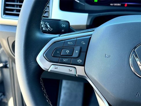 Used 2022 Volkswagen Atlas Cross Sport SE image 16