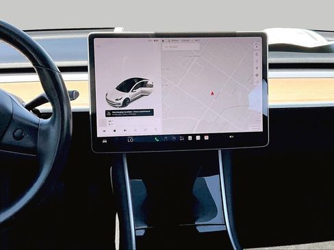 Used 2018 Tesla Model 3 Long Range RWD image 6