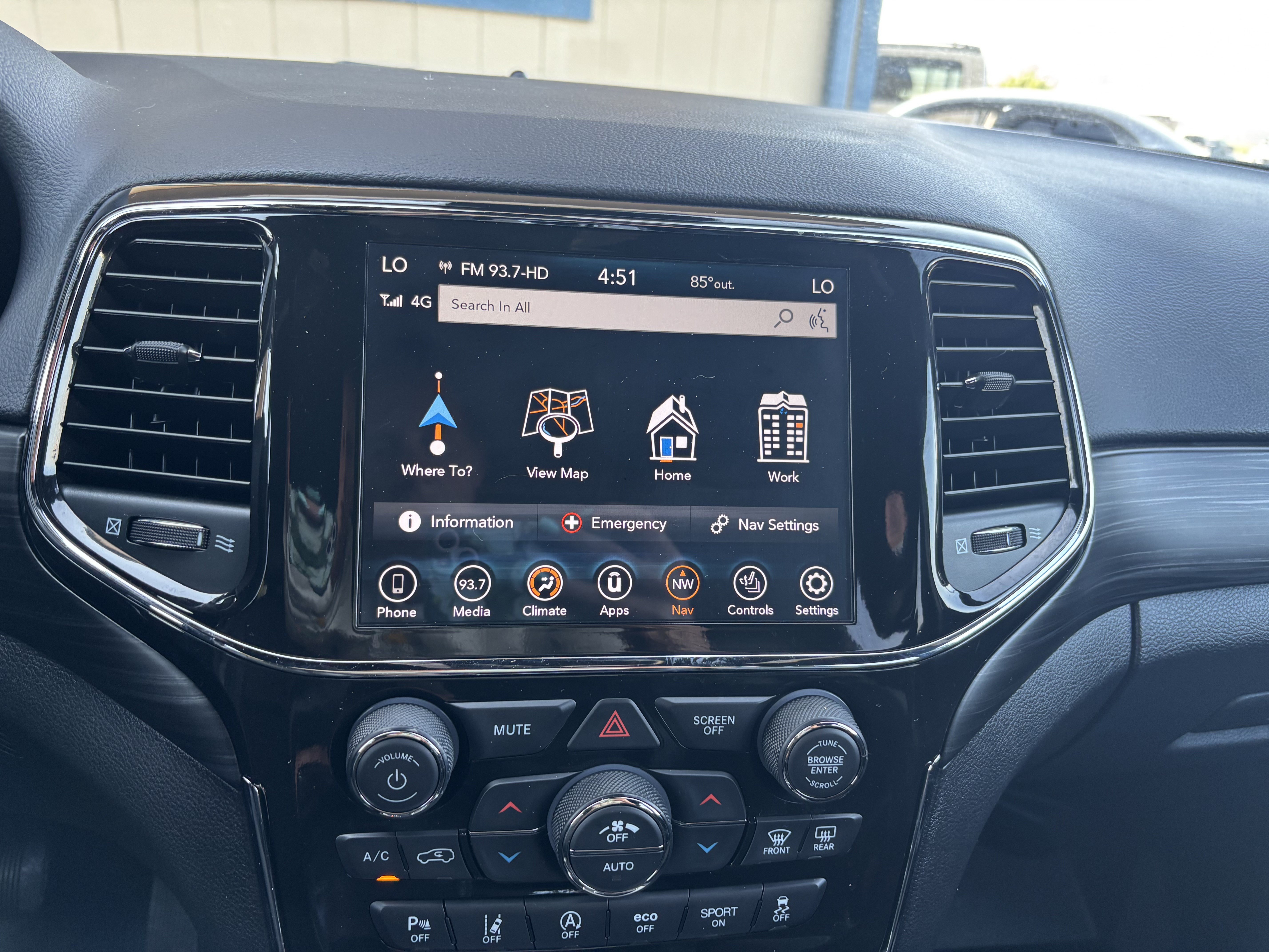 Used 2021 Jeep Grand Cherokee Laredo X AWD/4WD image 19