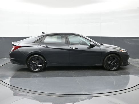 Used 2023 Hyundai Elantra SEL image 9