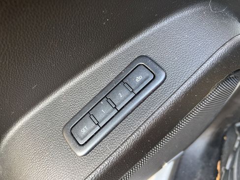 Used 2019 GMC Yukon XL SLT image 21