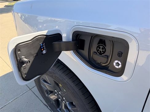 New 2025 Ford F150 Lightning Lariat image 39