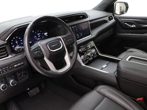 Used 2024 GMC Yukon XL Denali image 17