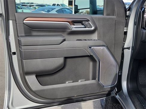 New 2026 GMC Sierra 2500 Denali w/ Denali Reserve Package image 15